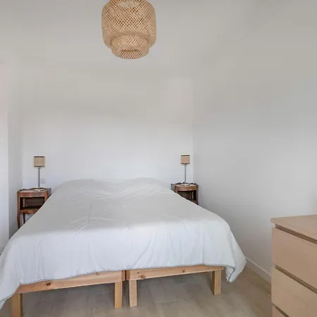 A 500m De La Plage, Pour 7 Apartment